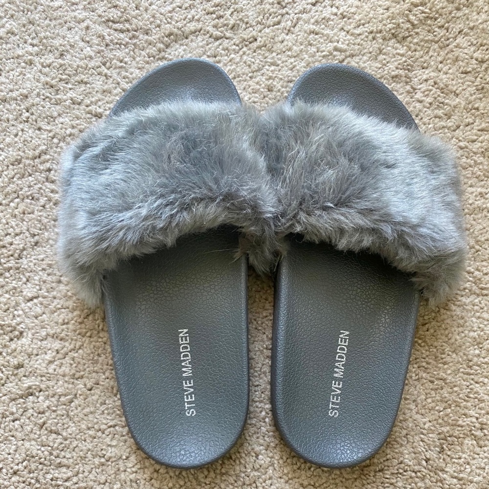 Steven Madden slides